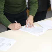 Assinatura dos convênios ocorreu entre o secretário Volnei Minozzo e os prefeitos municipais (21)