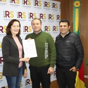 Assinatura dos convênios ocorreu entre o secretário Volnei Minozzo e os prefeitos municipais (33)