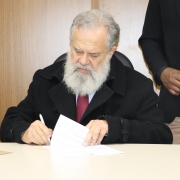 Assinatura dos convênios ocorreu entre o secretário Volnei Minozzo e os prefeitos municipais (36)