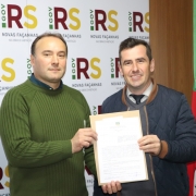 Assinatura dos convênios ocorreu entre o secretário Volnei Minozzo e os prefeitos municipais (43)