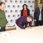 Assinatura dos convênios ocorreu entre o secretário Volnei Minozzo e os prefeitos municipais (55)