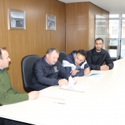 Assinatura dos convênios ocorreu entre o secretário Volnei Minozzo e os prefeitos municipais (57)