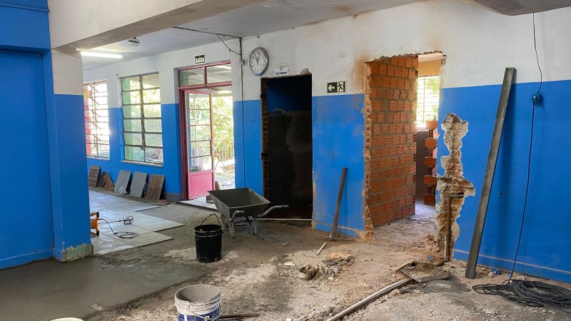 Reforma em andamento no Instituto de Educação Olavo Bilac, em Santa Maria