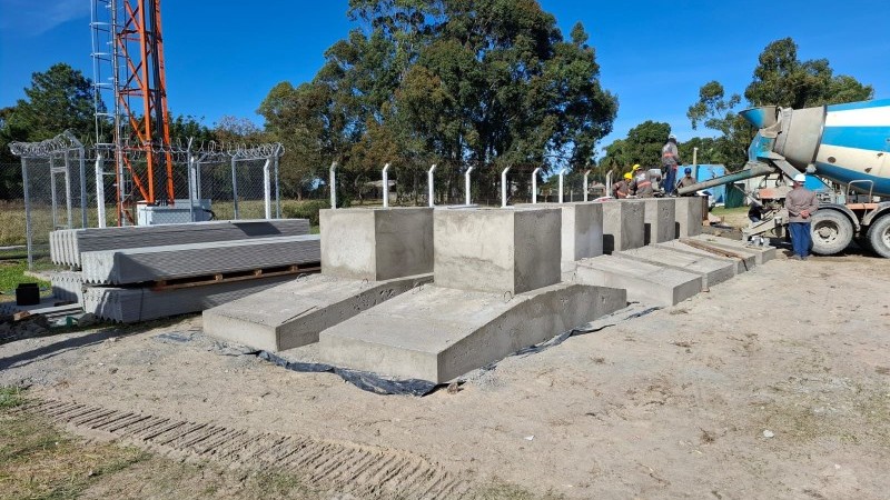 Na imagem, há o material utilizado para a construção da muralha