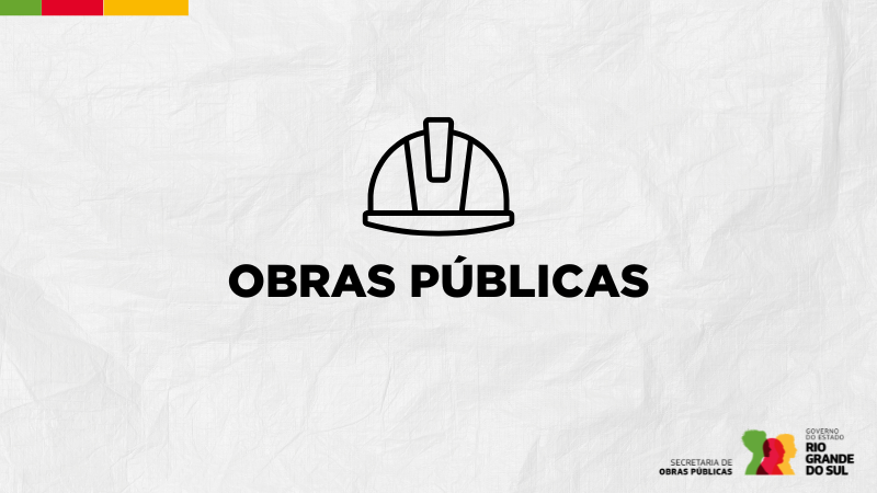 Imagem gr&aacute;fica de capa com fundo branco texturizado. No centro, h&aacute; um &iacute;cone de capacete de seguran&ccedil;a em tra&ccedil;os pretos, representando a &aacute;rea de obras p&uacute;blicas. Abaixo do &iacute;cone, aparece o texto &ldquo;OBRAS P&Uacute;BLICAS&rdquo; em letras mai&uacute;sculas e pretas. No canto superior esquerdo, h&aacute; uma faixa com as cores verde, vermelho e amarelo. No canto inferior direito, est&atilde;o os logotipos da Secretaria de Obras P&uacute;blicas e do Governo do Estado do Rio Grande do Sul. O design &eacute; simples e institucional, com foco no tema de infraestrutura e constru&ccedil;&atilde;o.